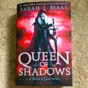 Queen of Shadows by Sarah J Mass Paperback